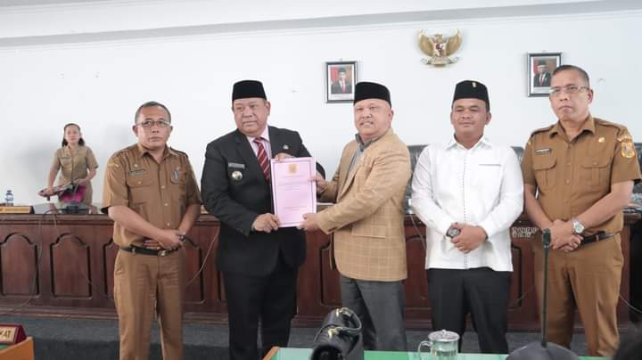 Bupati Dairi Eddy Berutu Sampaikan Nota Pengantar Perubahan KUA dan PPAS 2023