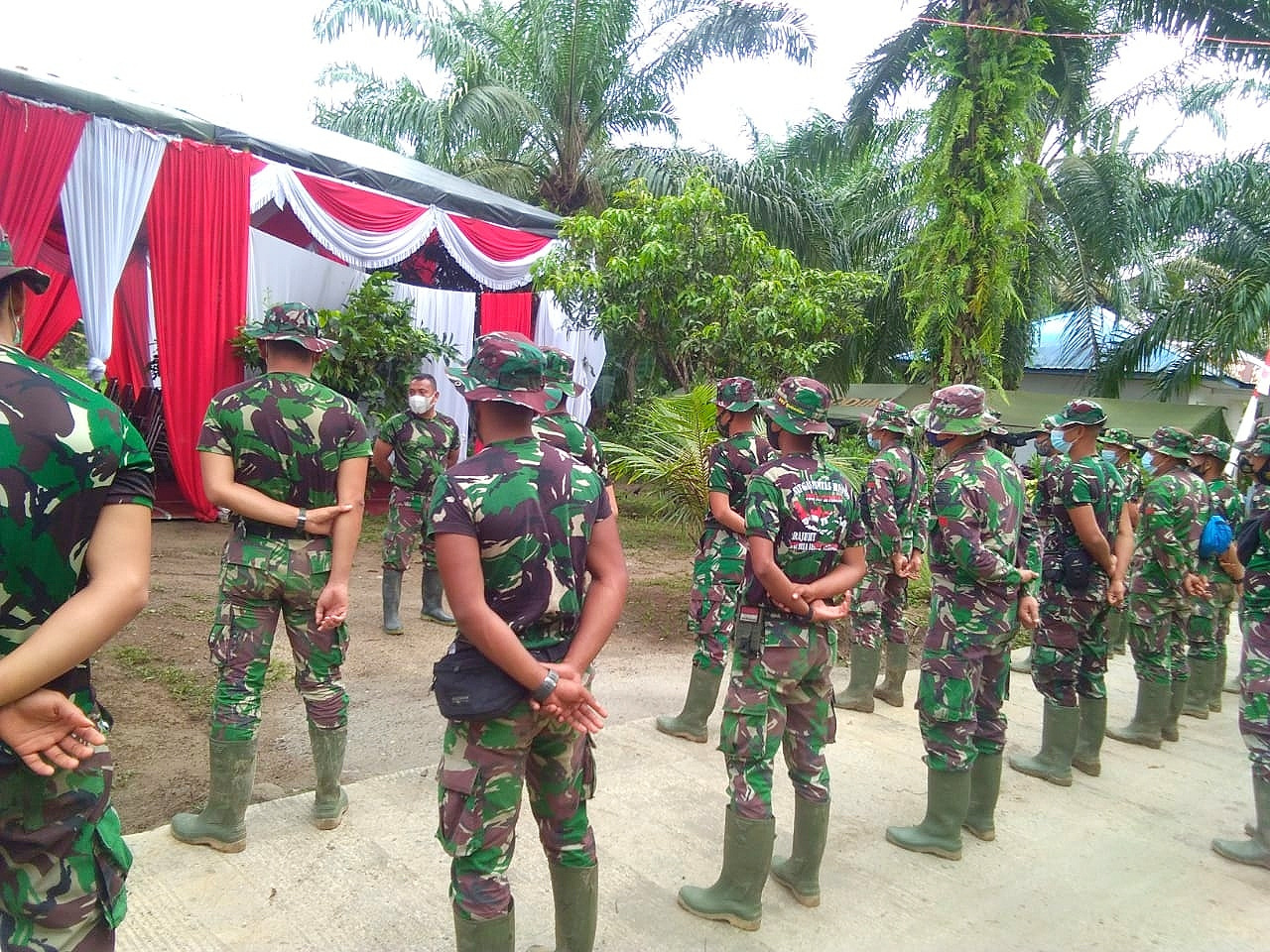Ajak Warga Patuhi PPKM Mikro, Arahan Apel Pagi Satgas TMMD 111 Kodim 0204/DS 