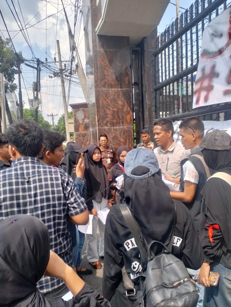 Semarak Demo di Kejati Sumut, Mahasiswa Desak Walikota Pematangsiantar Diperiksa Terkait Pembelian Aset Rp14,53 M
