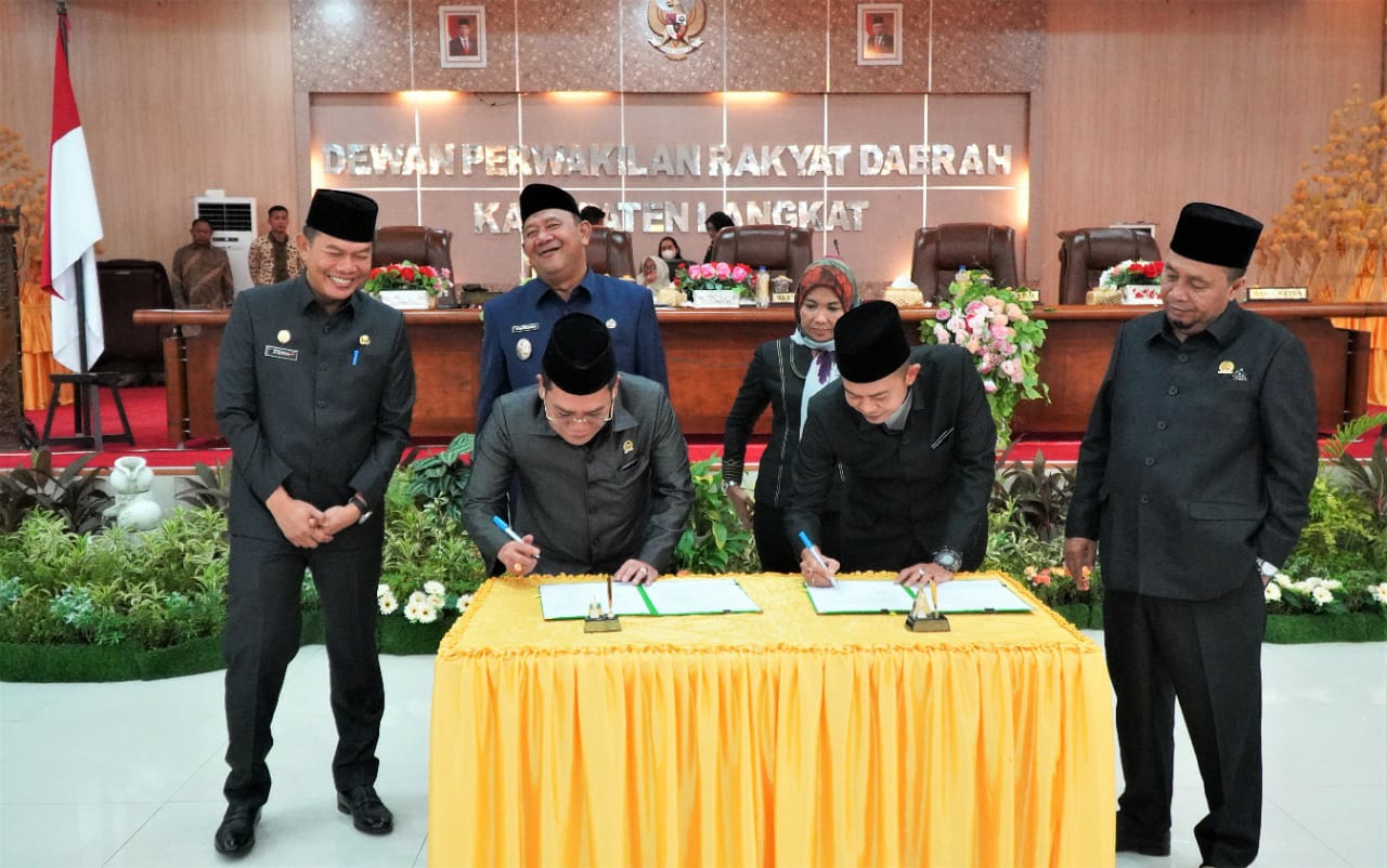 Perda APBD Langkat 2023 Sebesar Rp1,9 Triliun Disahkan, Syah Afandin Berterimakasih