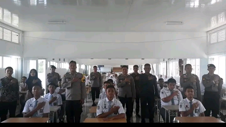 Menjelang menerimaan anggota Polri Tahun 2023, Polres Mandailing Natal Gelar Sosialisasi di SMA 2