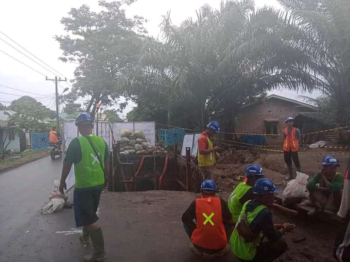 Proyek Pemasangan Pipa PDAM Di Tunggurono Meresakan Warga