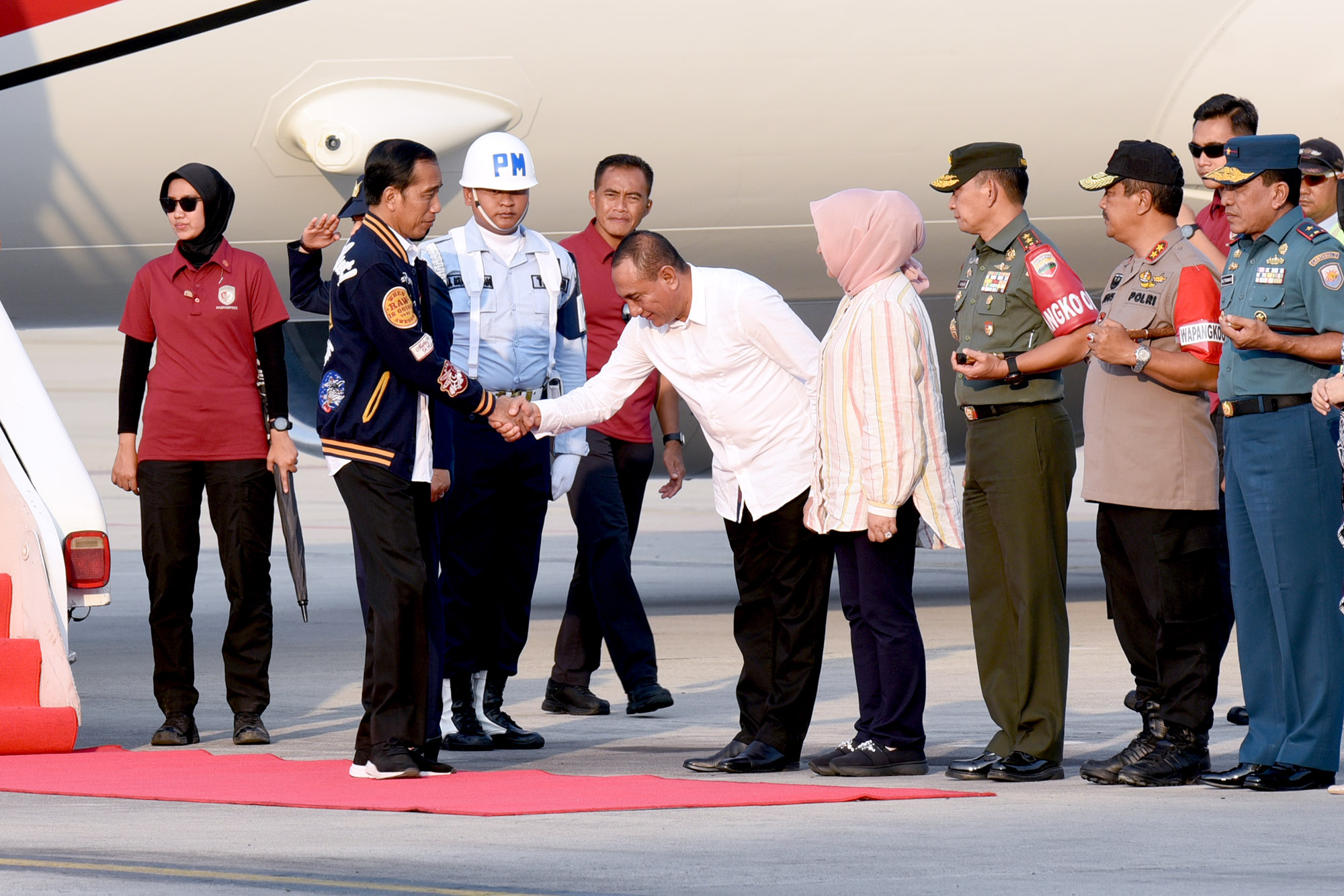 Kedatangan Presiden Jokowi Disambut Gubernur di KNIA