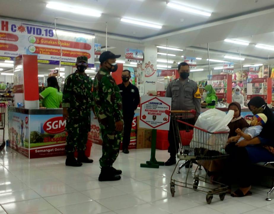 Petugas Sambangi Galaxy Himbau Warga Taati Program PPKM Skala Mikro