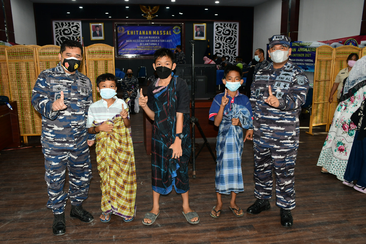 Dalam rangka Harkesal : Korps Kesehatan TNI AL Lantamal I Laksanakan Khitanan Massal 