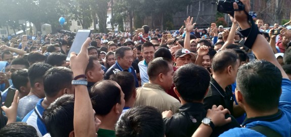 Suasana Car Free Day di Pekanbaru Heboh, Kehadiran SBY dan Keluarga di CFD Bikin Masyarakat Histeris