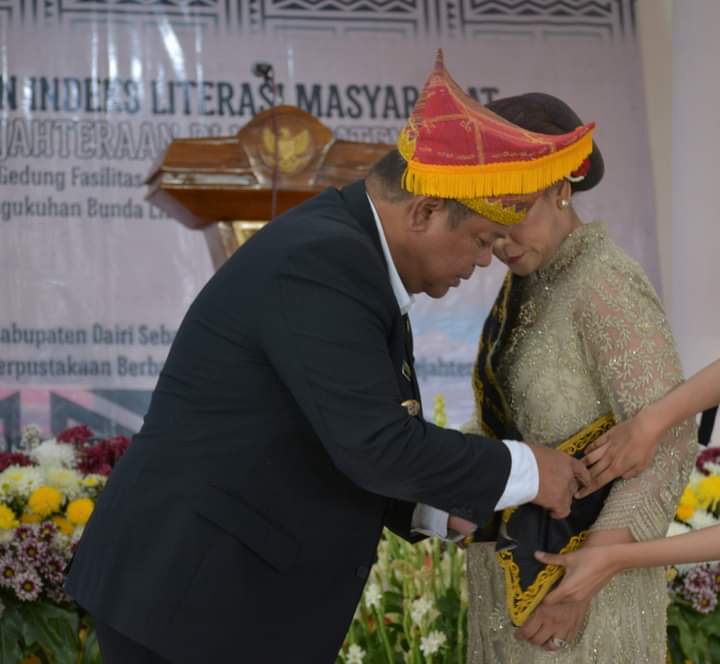 Ketua Tim Pengggerak PKK Dairi Dikukuhkan Menjadi Bunda Literasi Dairi