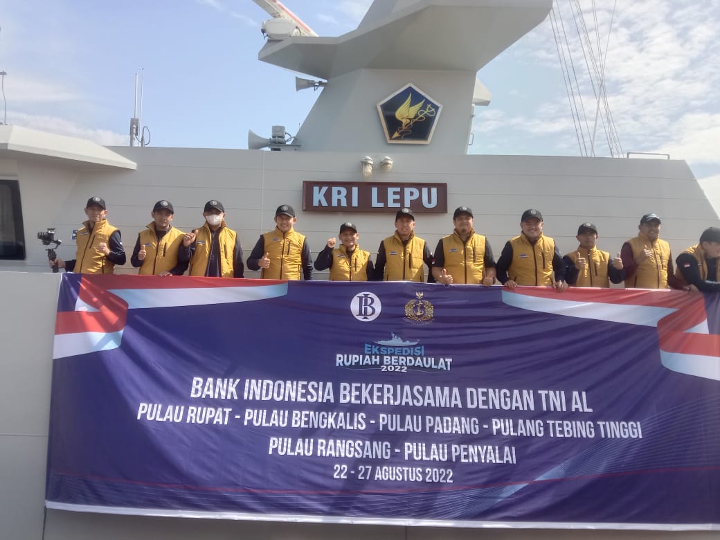 Lanal Dumai dan BRI Lepas KRI Lepu- 861 dalam Ekspedisi Rupiah Berdaulat 2022