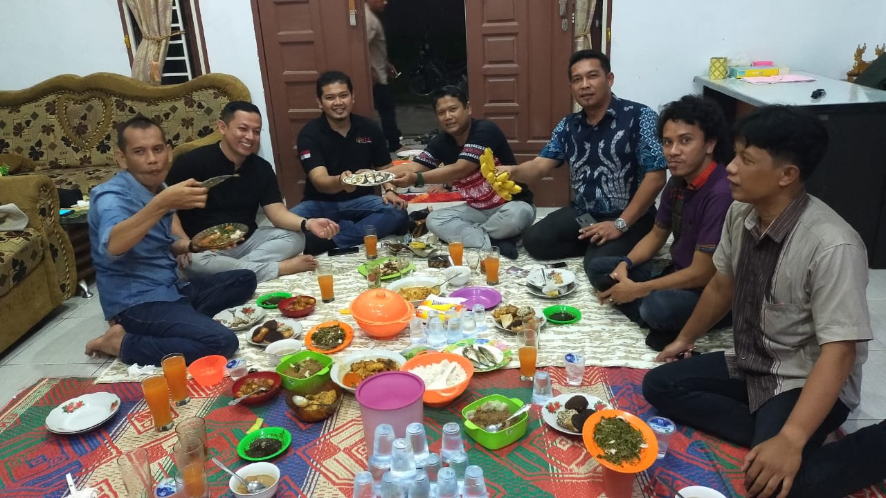 Jalin Silahturahmi Keluarga dan Kolega di Bulan Suci Ramadhan, Ketua IWO Sergai Gelar Buka Bersama