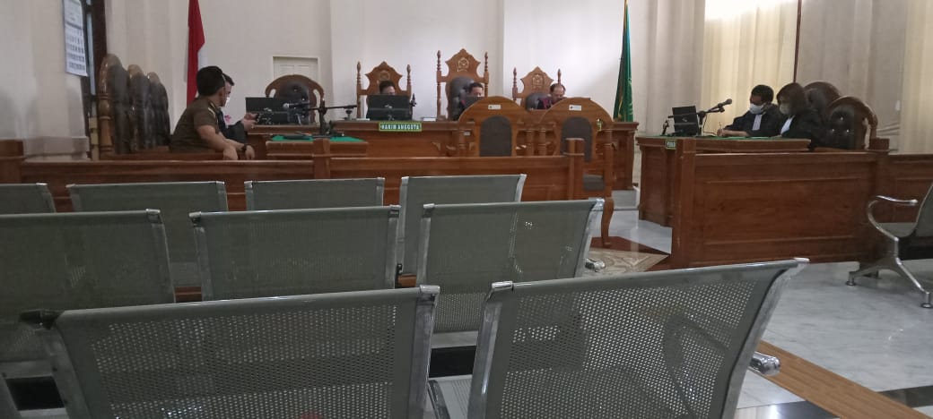 Mantan Kades Sugau dan Bendaharanya Dituntut Jaksa 6 Tahun Penjara