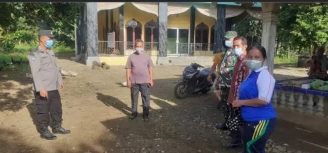 Bhabinkamtibmas Polsek Biru-Biru Bersama Nakes Dan Perangkat Desa Namo Tualang Laksanakan Tracing