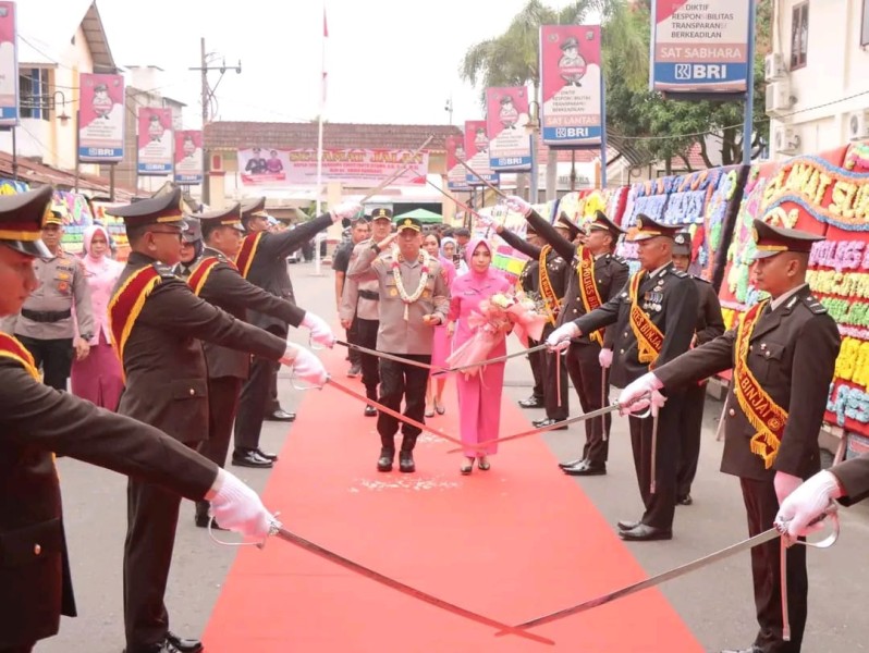 Pisah Sambut Kapolres Binjai, Disambut Dengan Tradisi Kepolisian