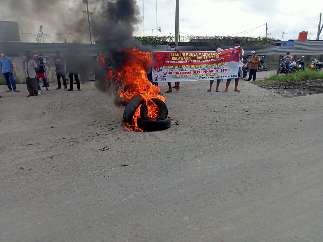 Di Demo Lagi, Massa AMBB Unjuk Rasa Didepan Gerbang Proyek PT STTC