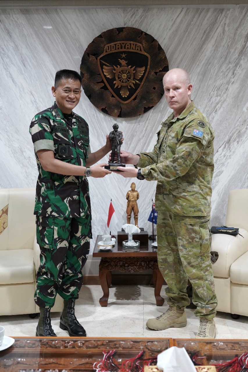 Jaga Hubungan Bilateral, Pangdam IX/Udayana Terima Kunjungan Atase Darat Australia
