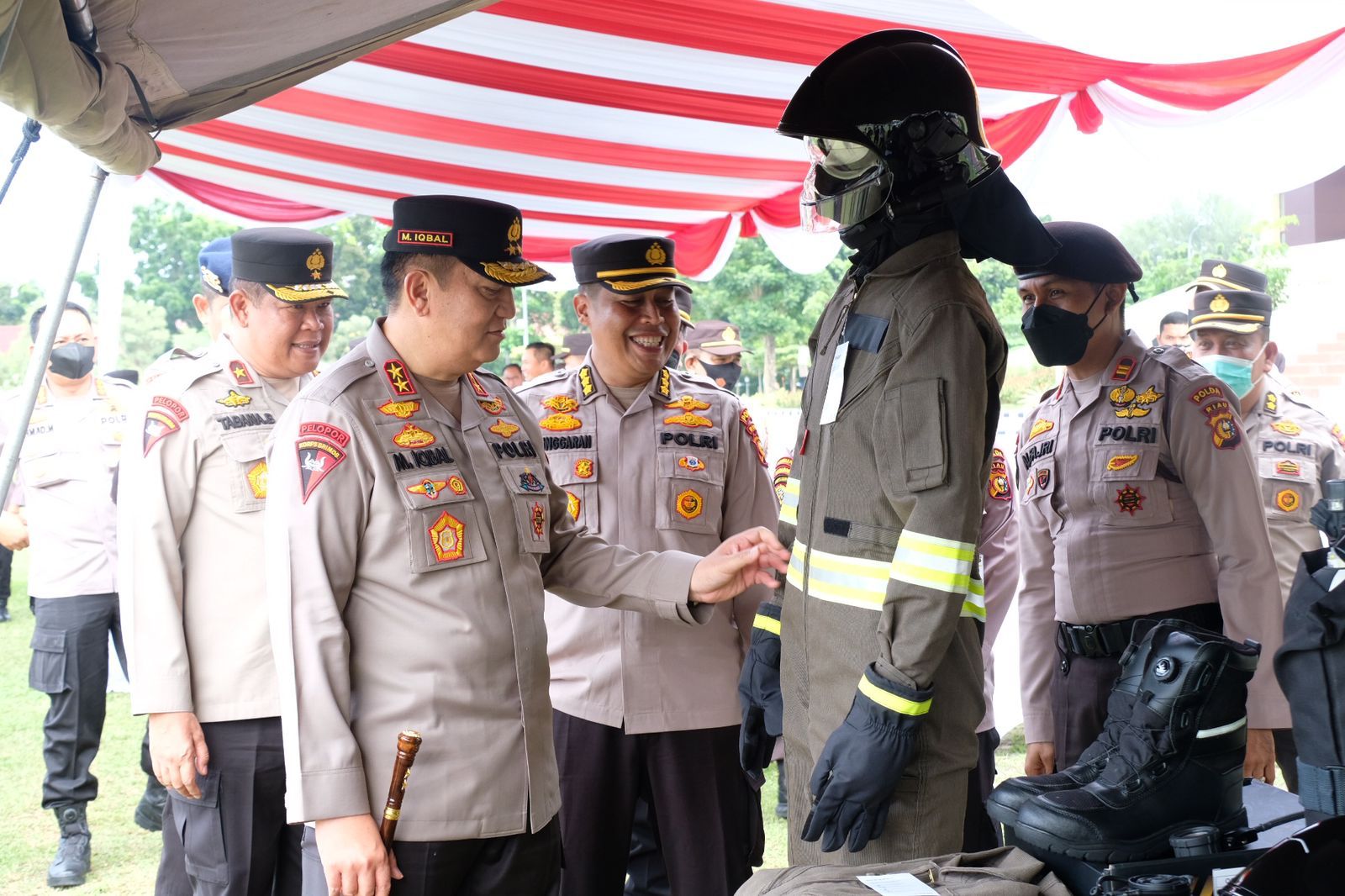Distribusikan Peralatan Kepolisian, Kapolda Riau Irjen Iqbal : Jaga, Rawat dan Latihkan