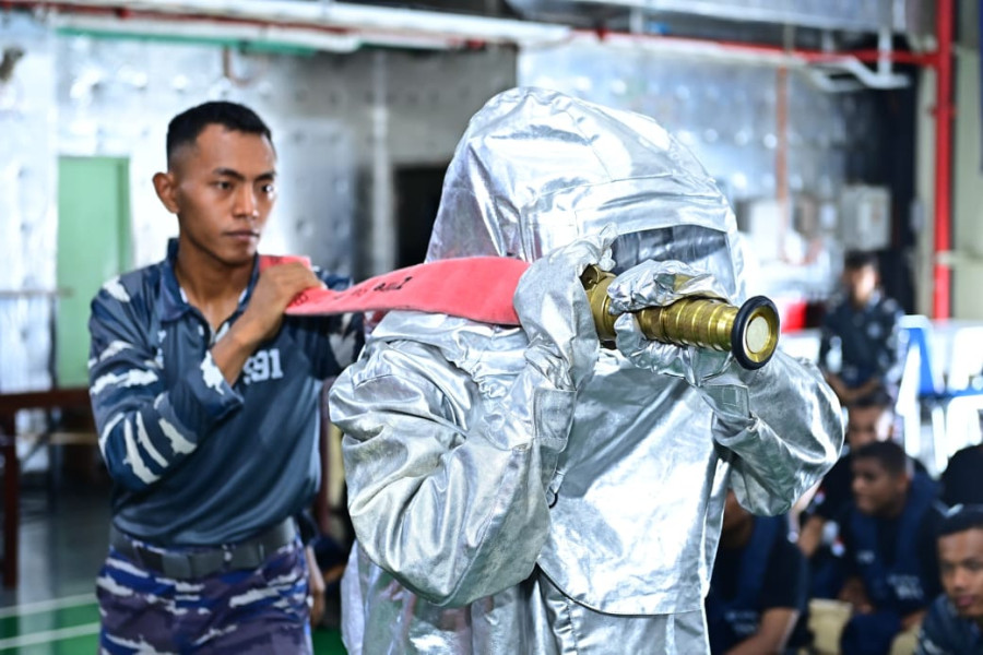 Melintas perairan Papua New Guinea, Satgas Port Visit 2024 Dibekali Materi Dasar Penyelamatan Kapal 