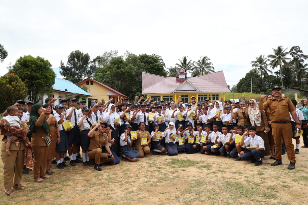 Kunjungi Kecamatan Pagindar Bupati Canangkan PIN Polio Di Kabupaten Pakpak Bharat