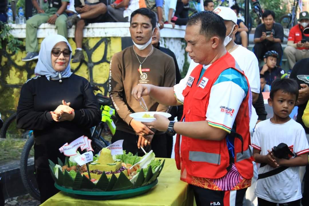 Bupati Labuhanbatu dr H Erik Adtrada : Pekerjaan PMI adalah pekerjaan yang mulia
