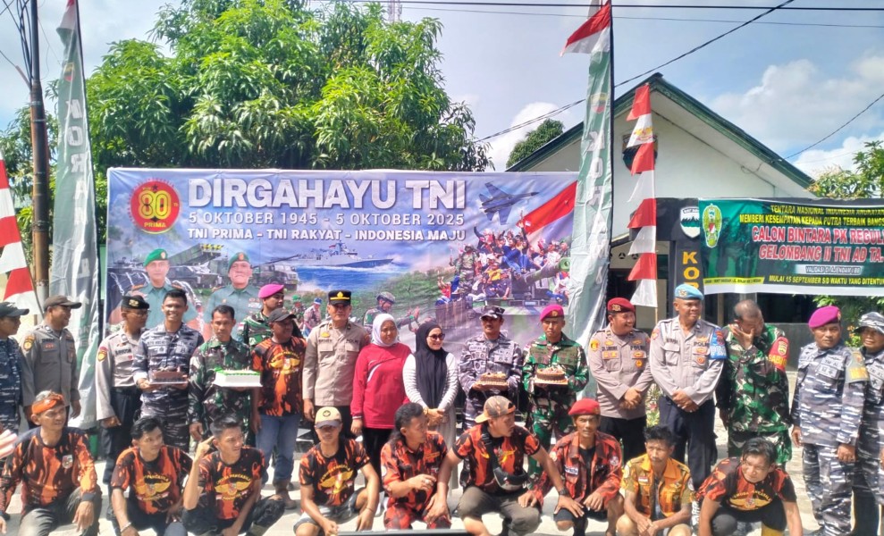 Sinergi TNI–Polri, Pemerintah dan Pemuda Di Bedagai Rayakan HUT TNI dengan Gotong Royong dan Kejutan Kue