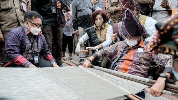 Ketika Tenun Ulos Silalahi Hadir dalam Ajang Balap Dunia F1 PowerBoat Lake Toba