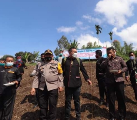 Bupati Franc Ajak Masyarakat Maksimalkan Lahan Pertanian yang Kosong