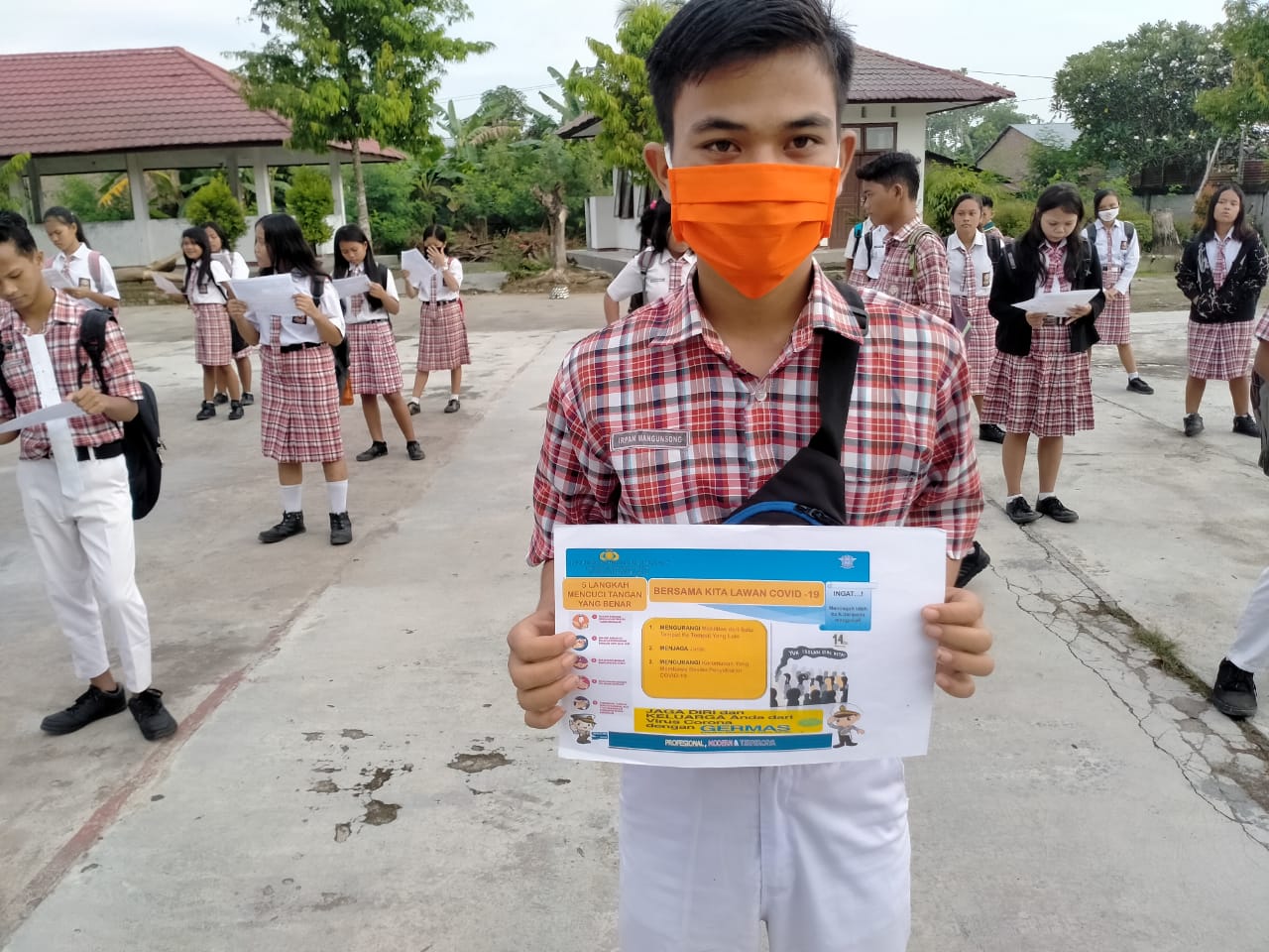 Sat Lantas Polres Sergai Himbau Murid Dan Guru SMK YAPIM Desa Pon Cegah Covid-19