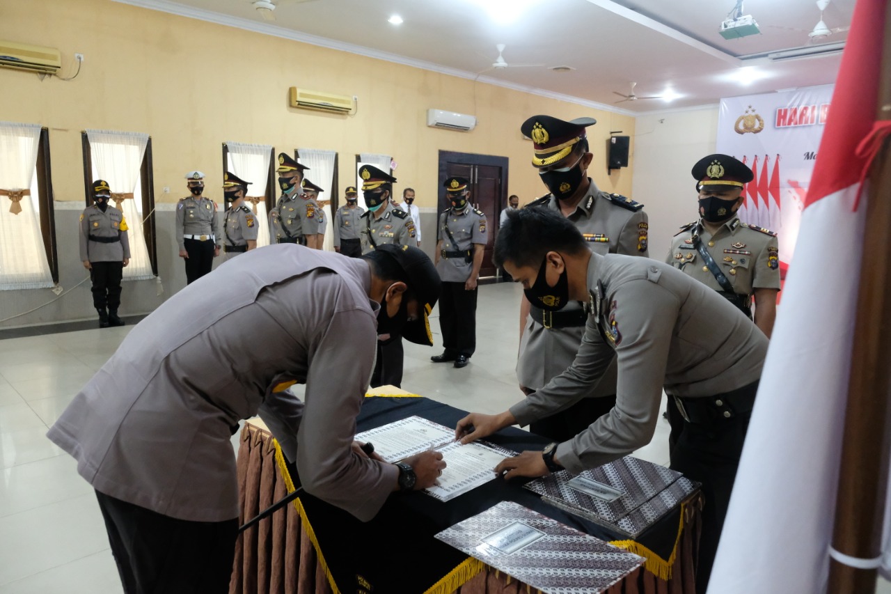 AKBP Andri Ananta Yudhistira Pimpin Upacara Sertijab PJU Polres Dumai