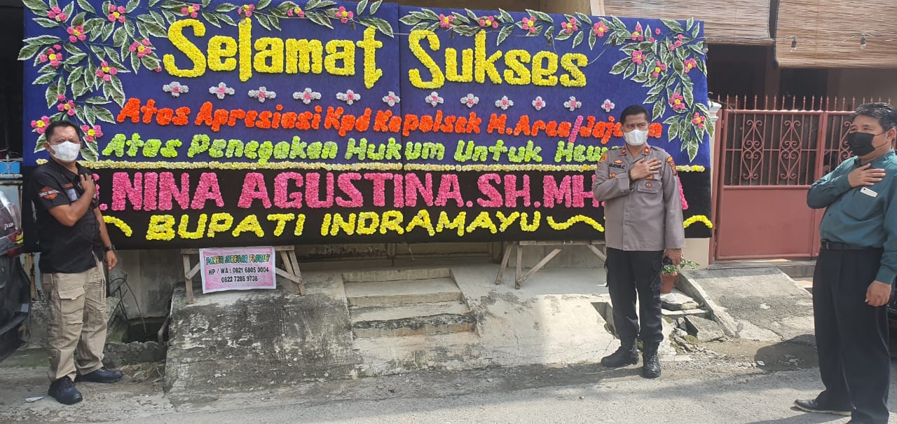Apresiasi Masyarakat Pecinta Hewan Kirim Papan Bunga  Hiasi Mako Polsek Medan Area