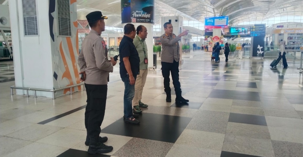 Kapolresta Deli Serdang Pantau Bandara Kualanamu Pasca Pembatalan Penerbangan, Situasi Aman dan Kondusif