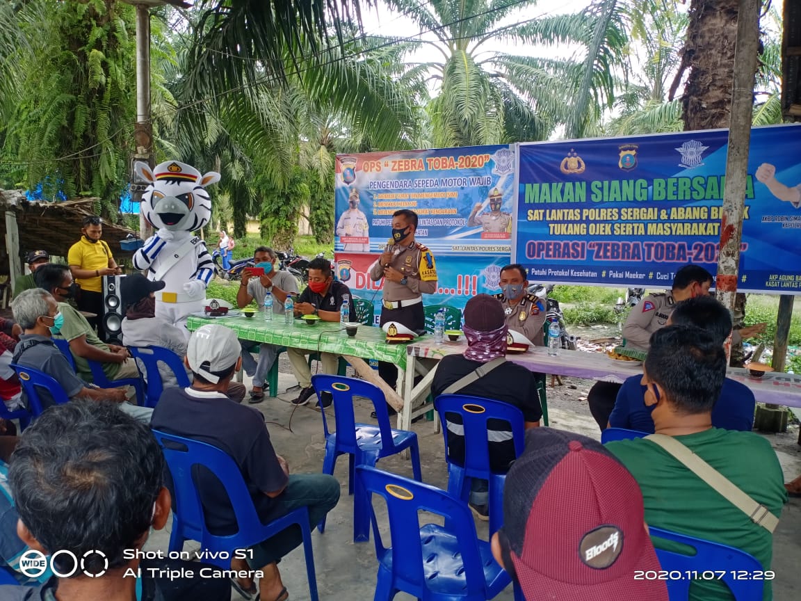 Hari Terakhir Ops Zebra 2020, Satlantas Polres Sergai Berikan Sosialisasi  Abang Becak dan Tukang Oj