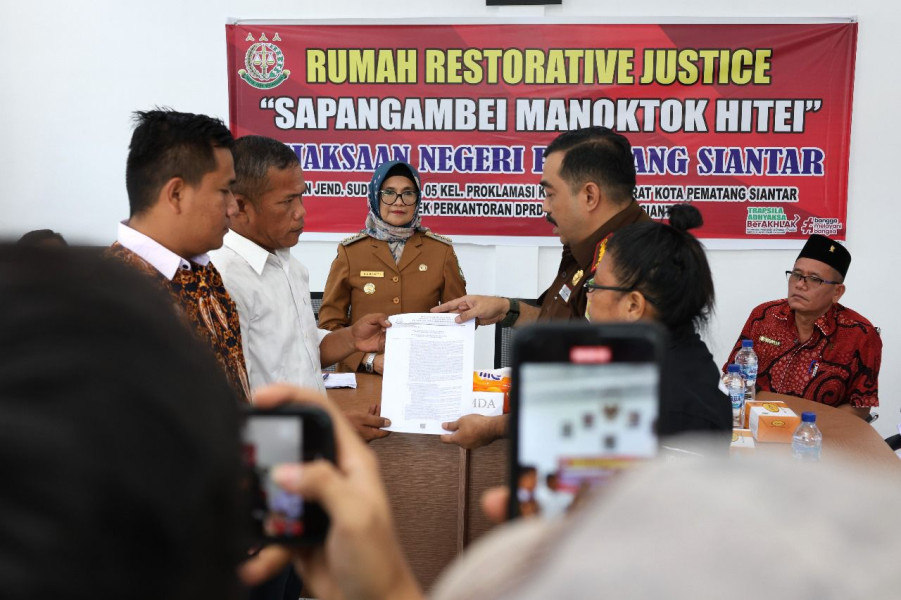 Hadiri Penyelesaian Perkara Dengan RJ, Wali Kota Apresiasi Kejari Pematangsiantar