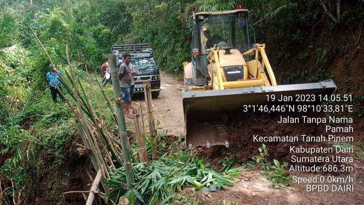 Pemkab Dairi Gerak Cepat Tangani Longsor, Jalan Desa Kempawa Sudah Bisa Dilintasi