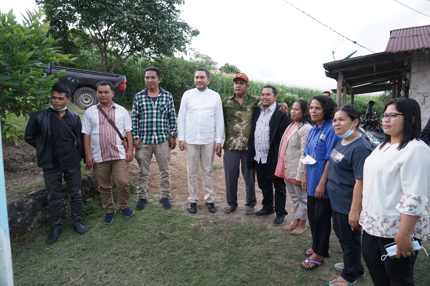 BUPATI PAKPAK BHARAT SERAHKAN BANTUAN RENOVASI GEREJA GKKI TRAJU