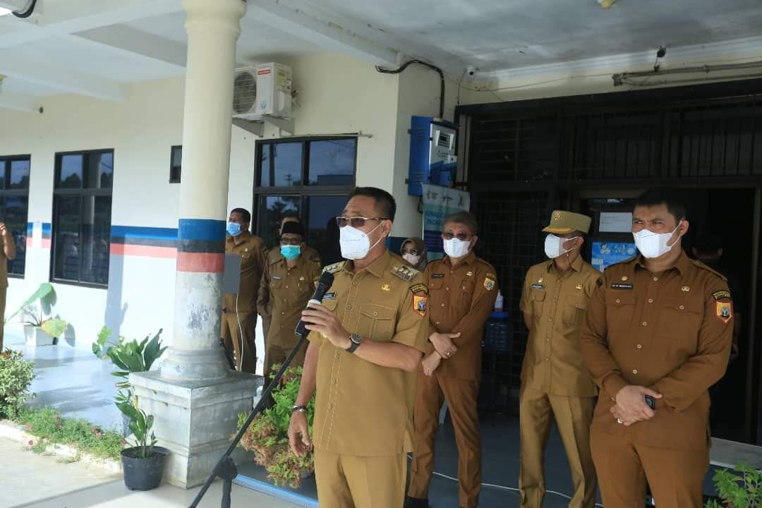 Bupati Labusel Pimpin Apel pagi di Dinas Kesehatan