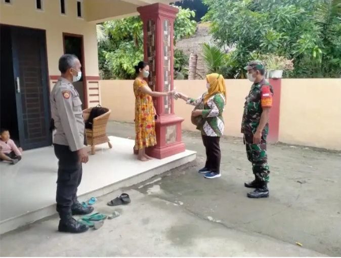 Bhabinkamtibmas Polsek Beringin bersama Nakes dan Babinsa Laksanakan Tracing Contact