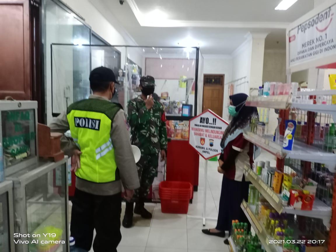 Patroli PPKM Mikro Disiplinkan Warga Selalu Pakai Masker