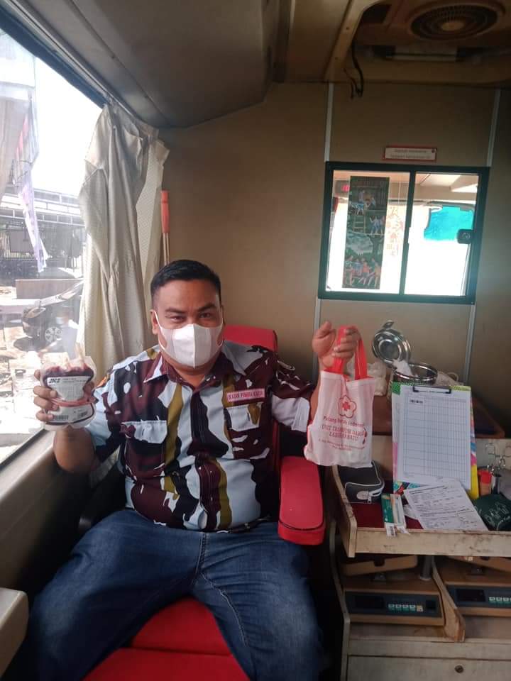 DPD IPK Labuhanbatu Donor Darah Sekaligus Bagikan Masker dan Bendera Merah Putih kepada Masyarakat