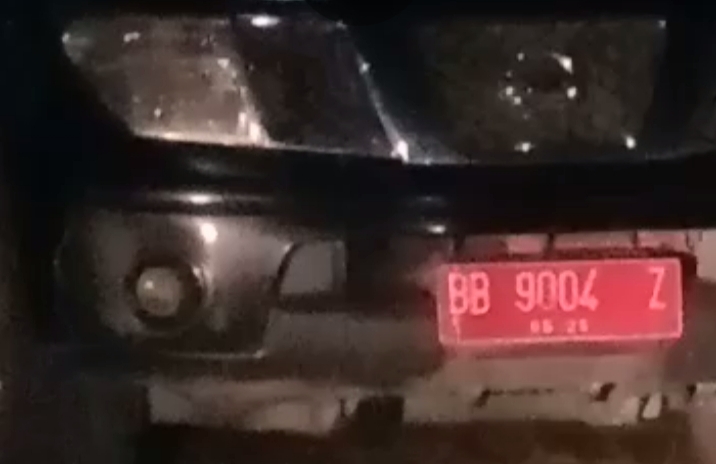 Waduh, Mobil Dinas Pemkab Pakpak Bharat Terlihat Terparkir Ditempat Hiburan Malam