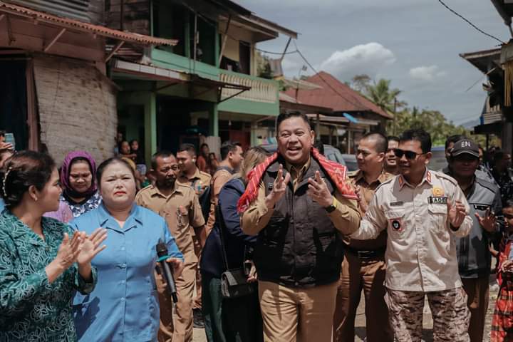 Kunker Bupati Di Kecamatan Tanah Pinem, Warga Lau Perimbon Minta Perbaikan Jalan