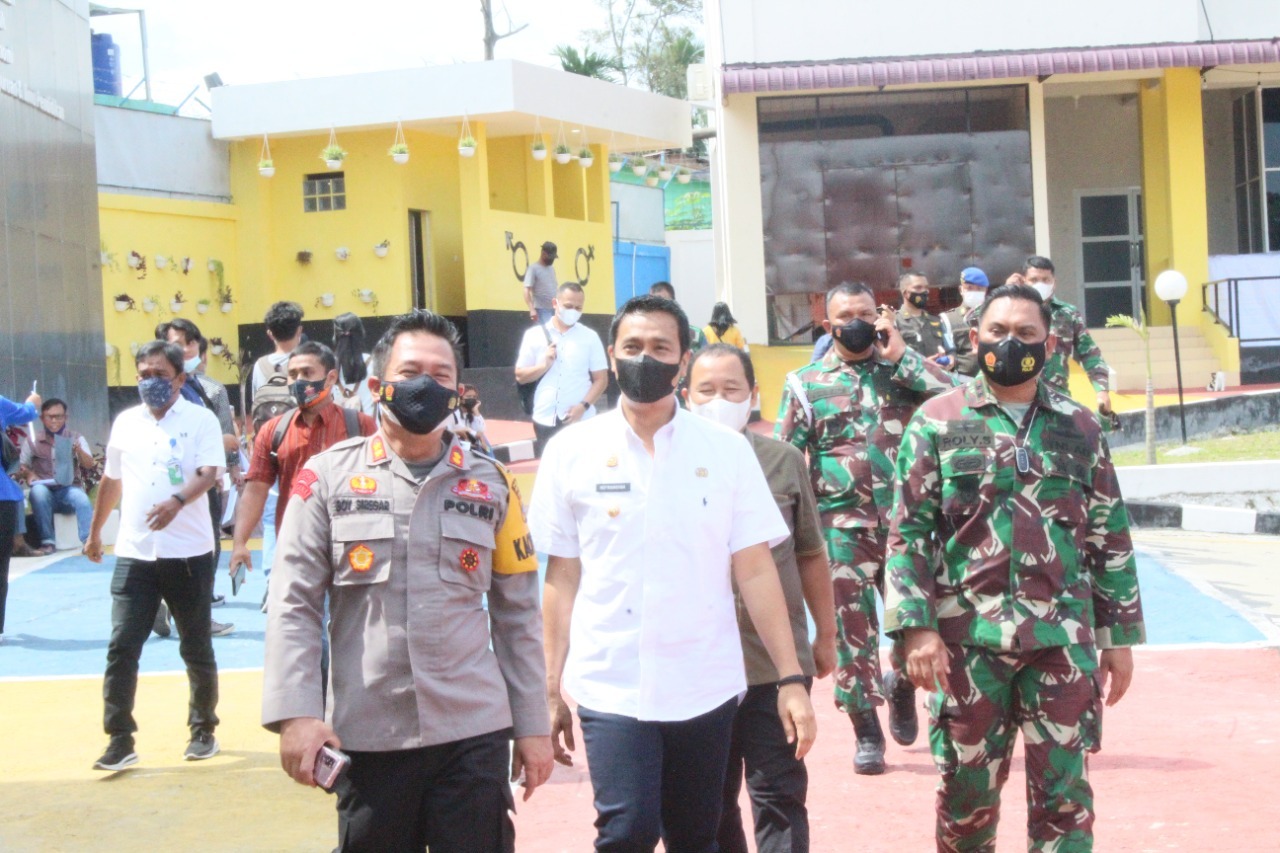 Gelar Vaksinasi Serentak Se- Indonesia, Polres Pematangsiantar bersama BEM Laksanakan Vaksin Merdeka