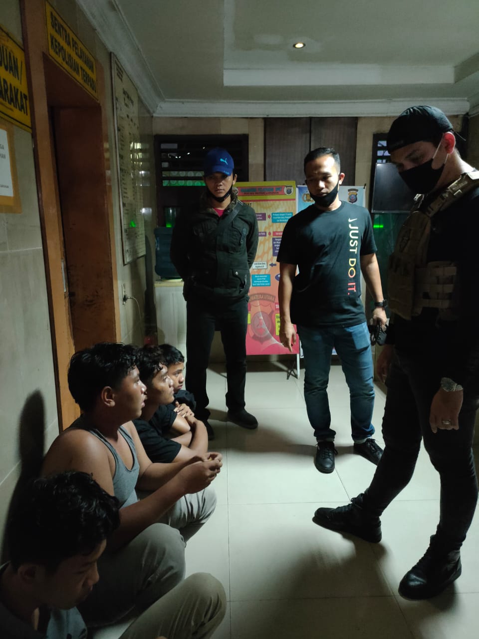 Di Duga Akan Aksi Tawuran,Satreskrim Polres Belawan Menjaring 14 Remaja Berikut Barang Bukti