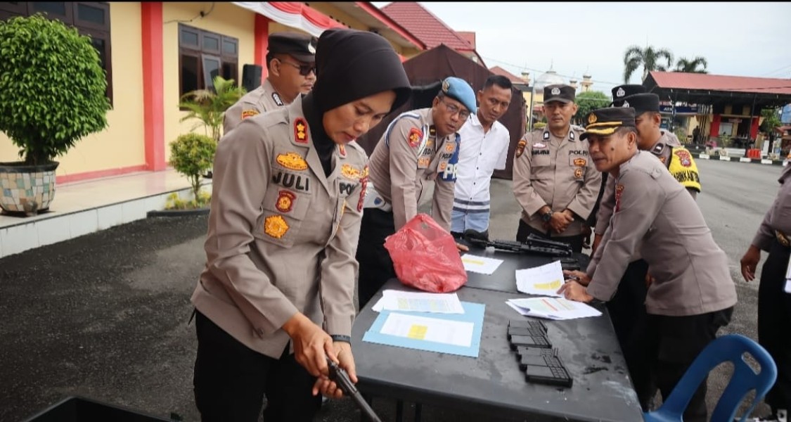 Meminimalisir Penyalahgunaan, Polres Deli Serdang Lakukan Pengecekan Pemeriksaan Senjata Api Personil