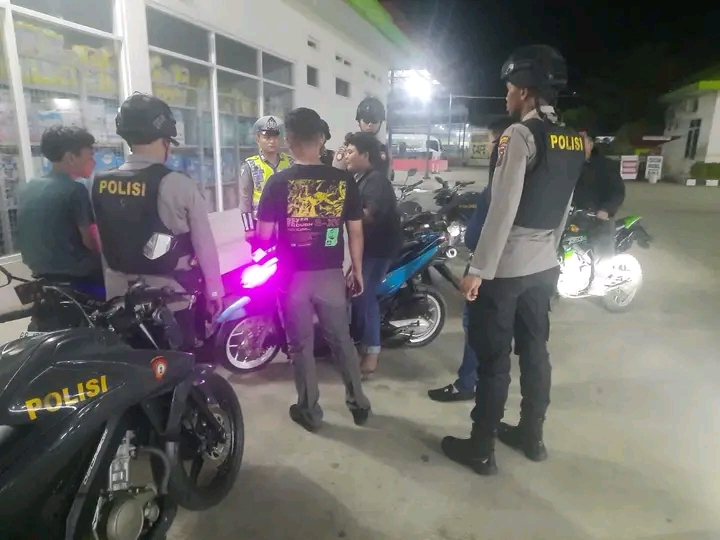 Jaga Kamtibmas Aman dan Kondusif, Personil Gabungan Polres Madina Gelar Patroli Malam