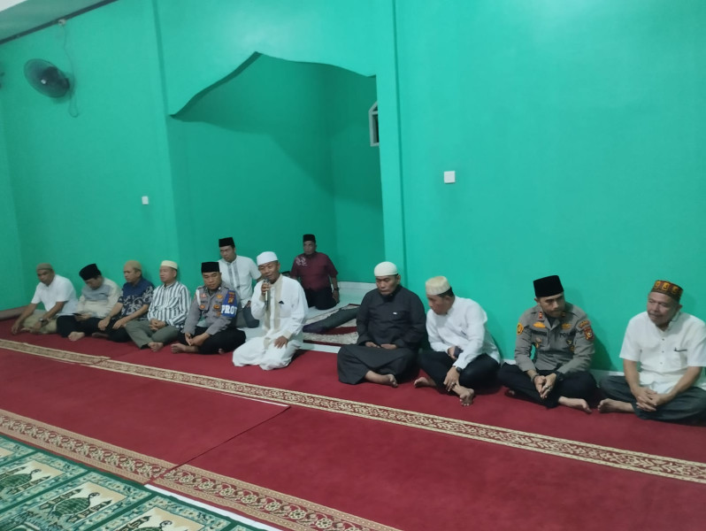 Kapolsek Bukit Kapur Bersama Wakil Wali Kota Mengadakan Safari Ramadhan Di mushola Alhimah