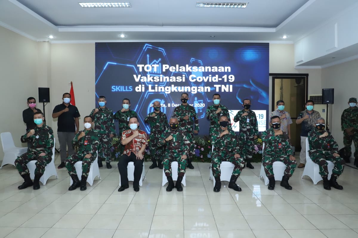 Kapuskes TNI Buka TOT Pelaksanaan Vaksinasi Covid-19 di Lingkungan TNI