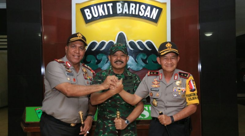 Kapolda Sumut bersama Kapolda Riau  Bersilaturahmi dengan Pangdam I/BB