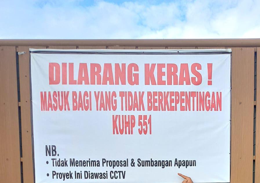 Tak Ada Plang PBG, Pengelola Bagunan Perumahan Labtia Land Binjai Justru Pamer Plang 551