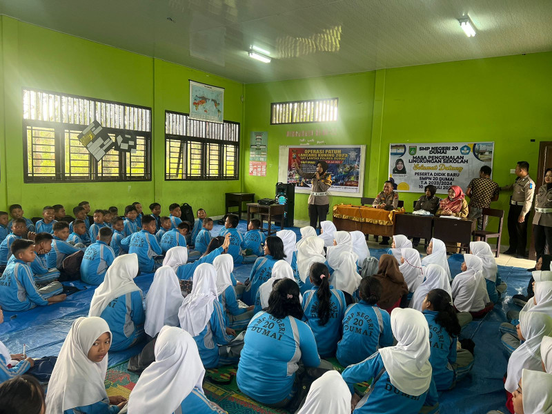 Lewat Police Goes To School, Satlantas Polres Dumai Berikan Edukasi Tertib Berlalu Lintas