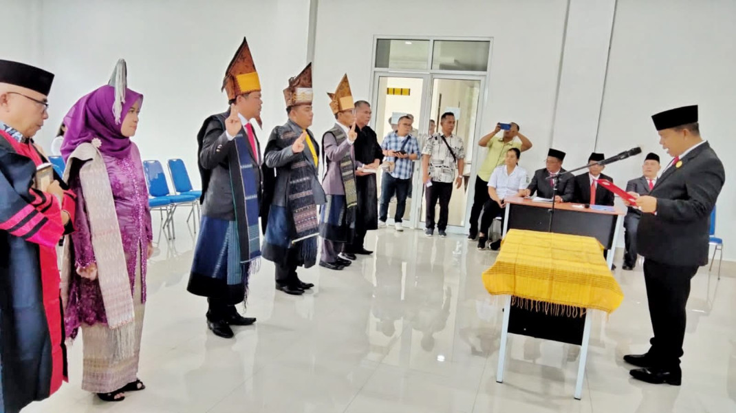 Bupati Simalungun Lantik 4 PNS Dalam Jabatan Pimpinan Tinggi Pratama