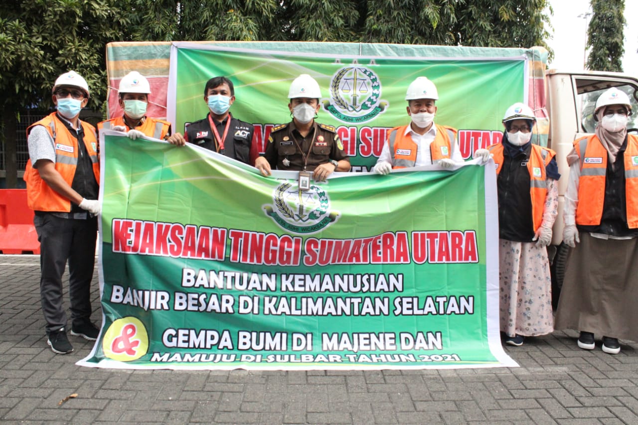 Kajati Sumut Serahkan Bantuan 3 Ton Beras Untuk Korban Bencana Sulbar dan Kalsel